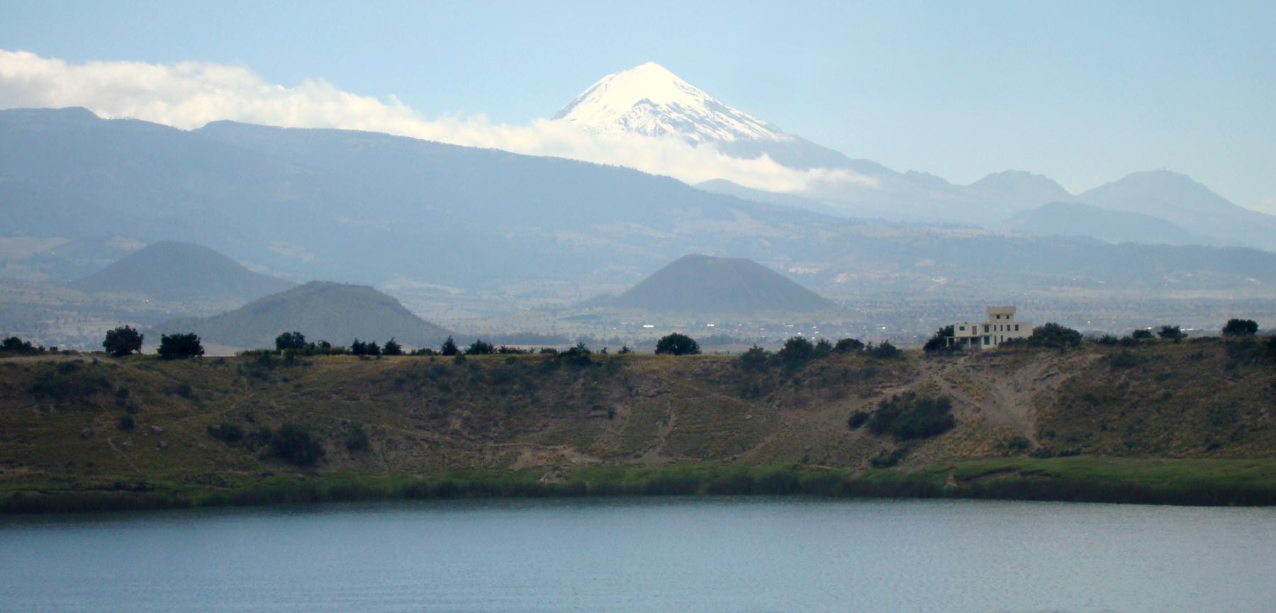 Paisaje desde Quechulac. Pico de Citlaltepetl