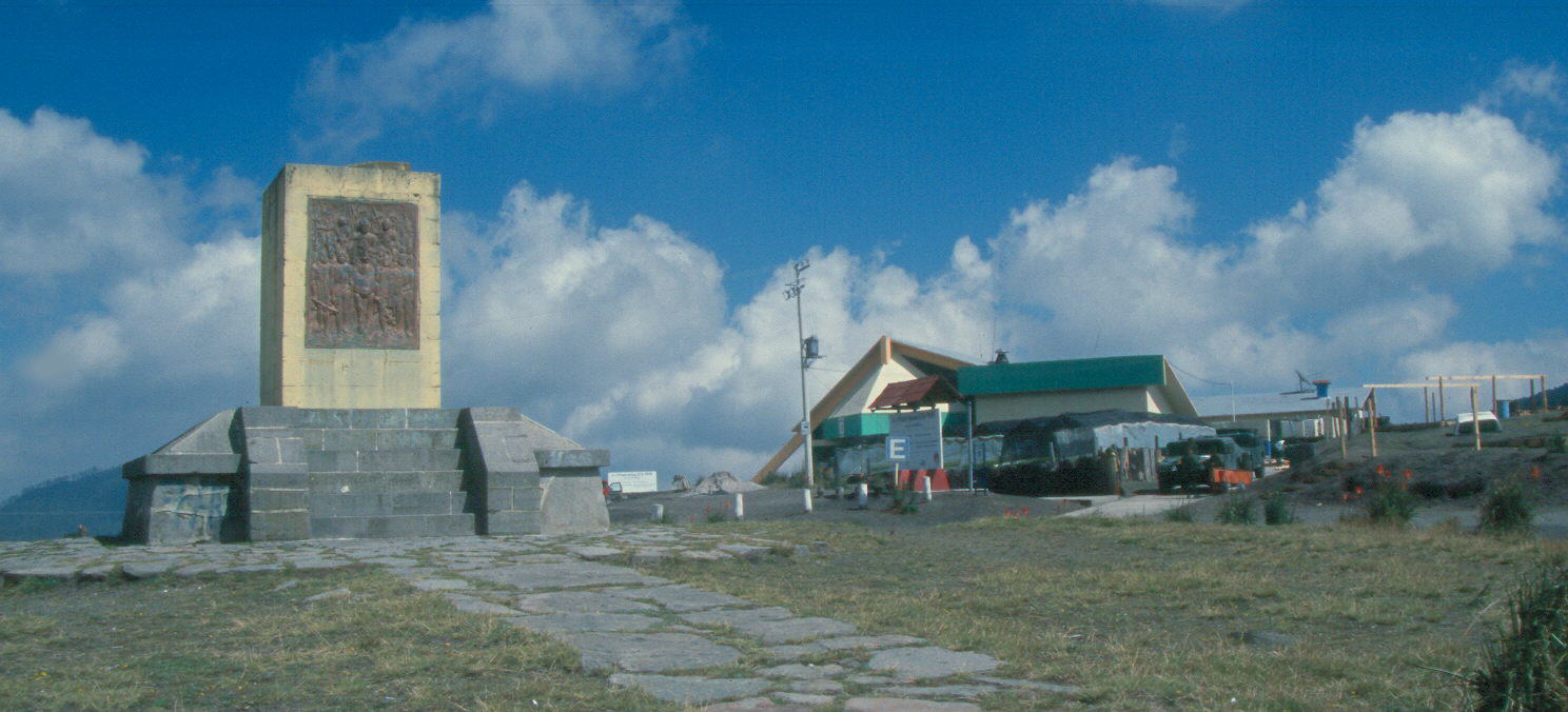 Paso de Cortés y albergue de montaña