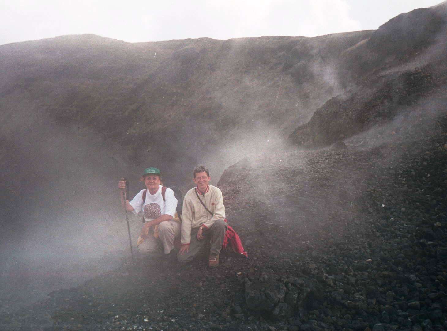 Miembros de GEOVOLl e INVOLCAN en la cima del Paricutín