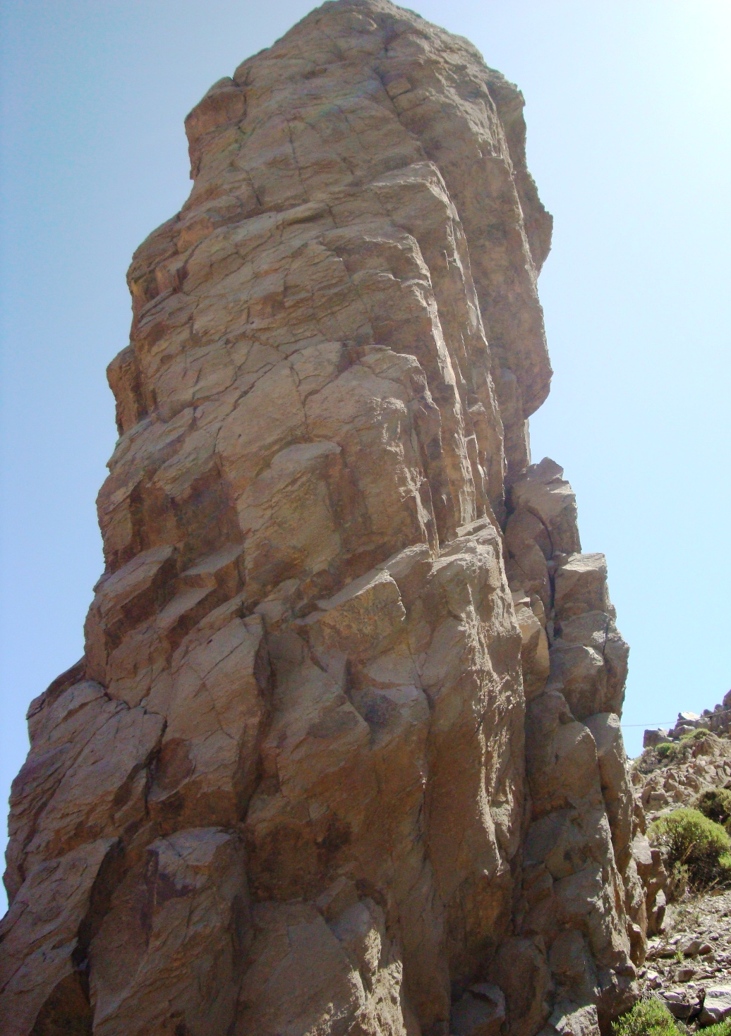 Chimenea exhumada en los Roques de García