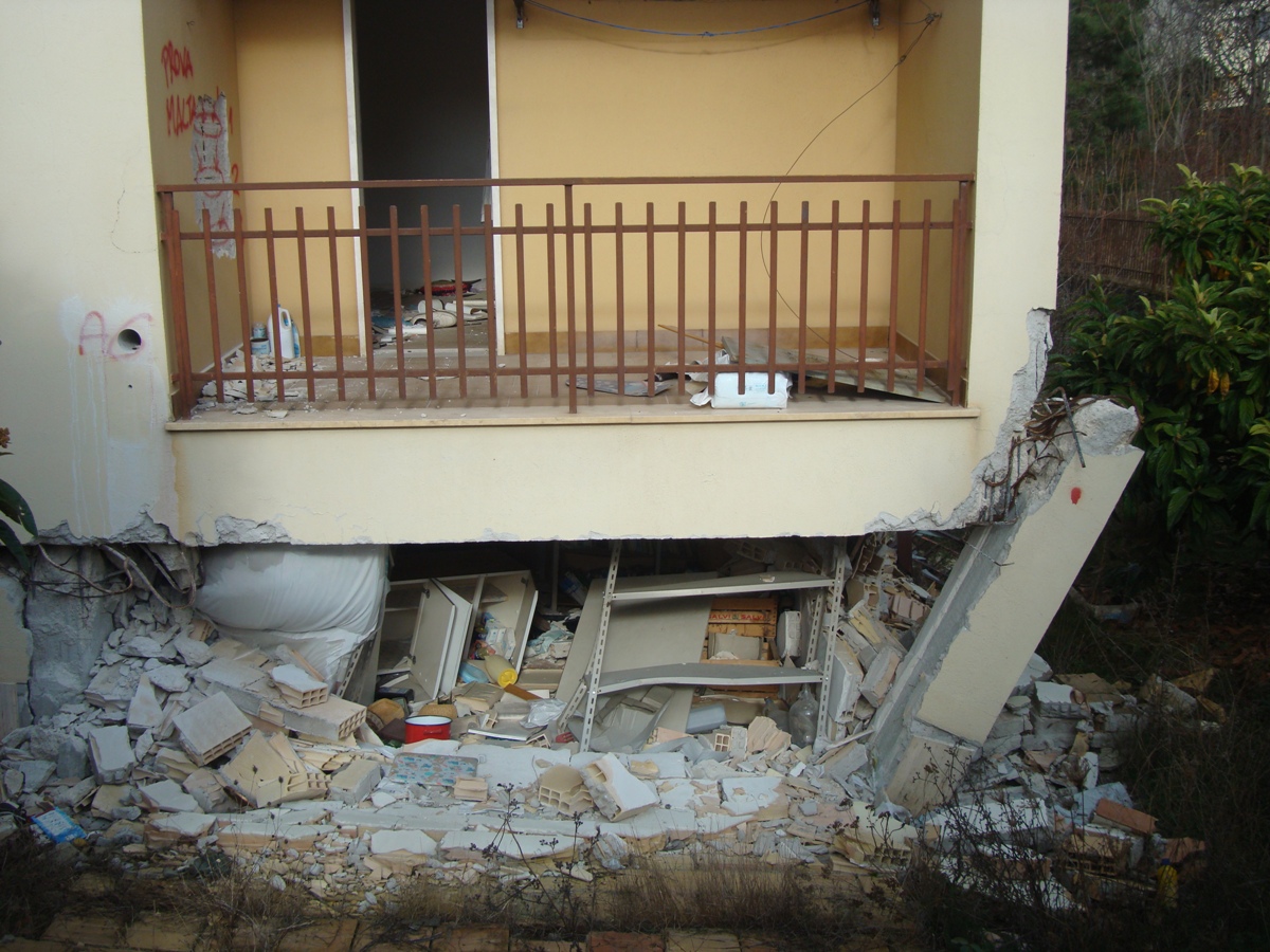 Los fuertes daños estructurales impiden la reconstrucción